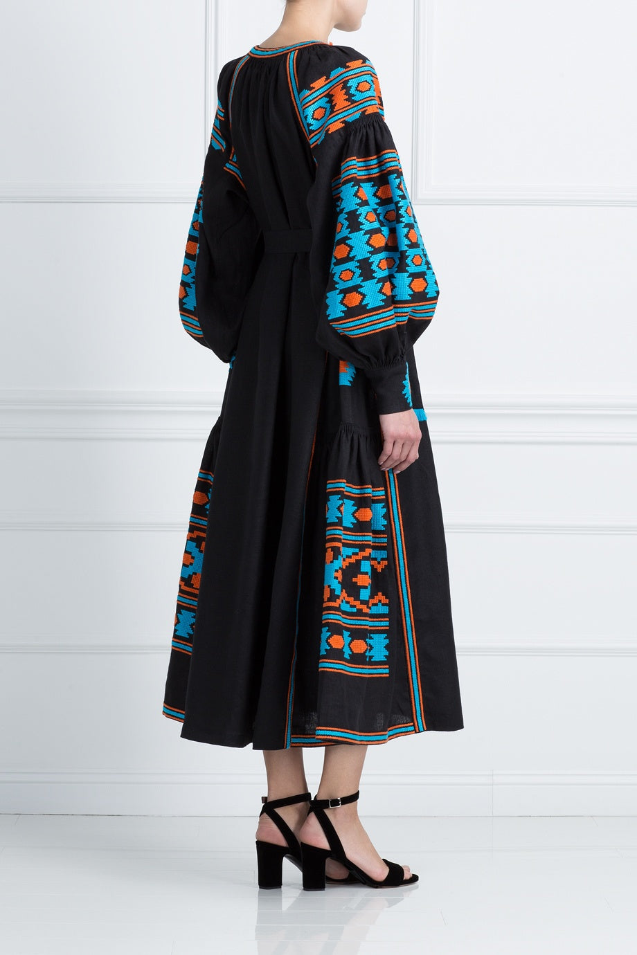 Embroidered linen dress Fashion boho outfit vyshyvanka