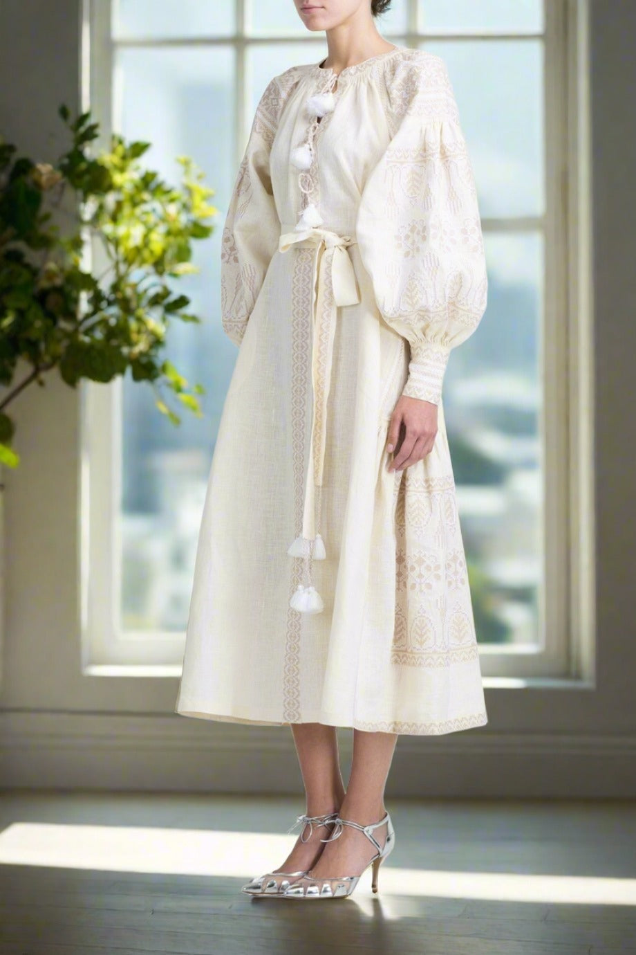 Fashion embroidered wedding dress Ukrainian vyshyvanka robe