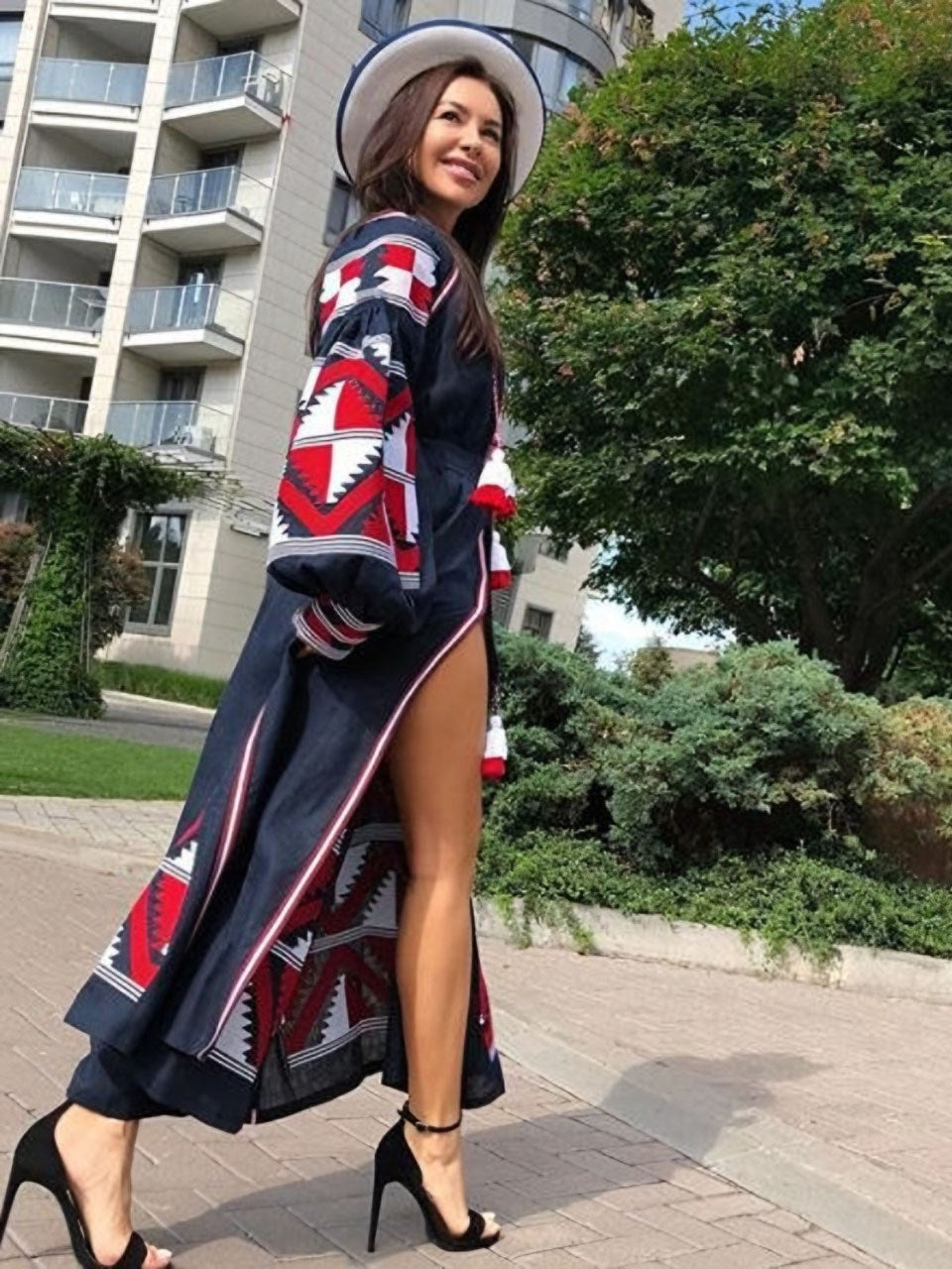Embroidered kaftan Fashion boho dress with ethnic embroidery