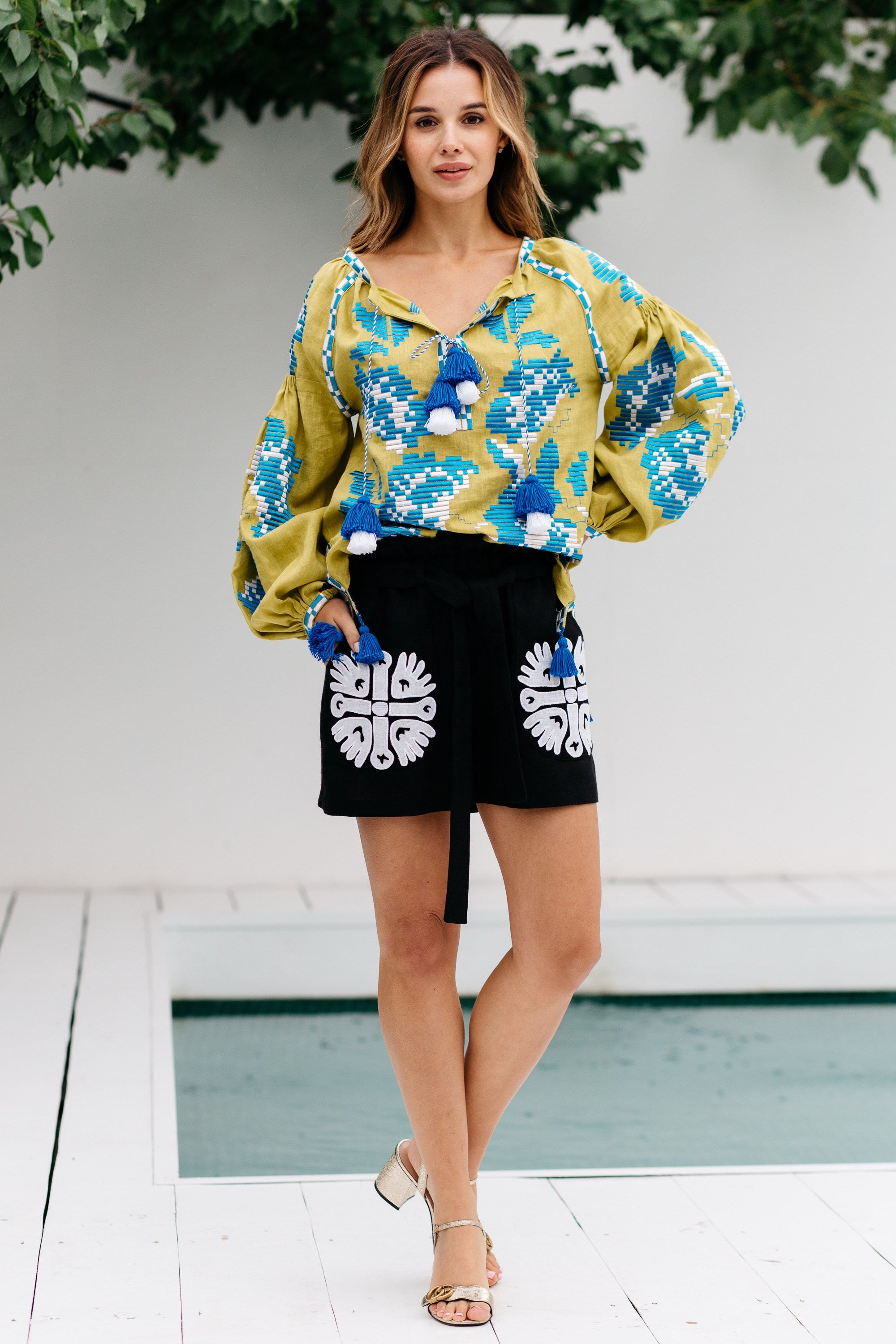 Embroidered outfit set: Blouse & Shorts