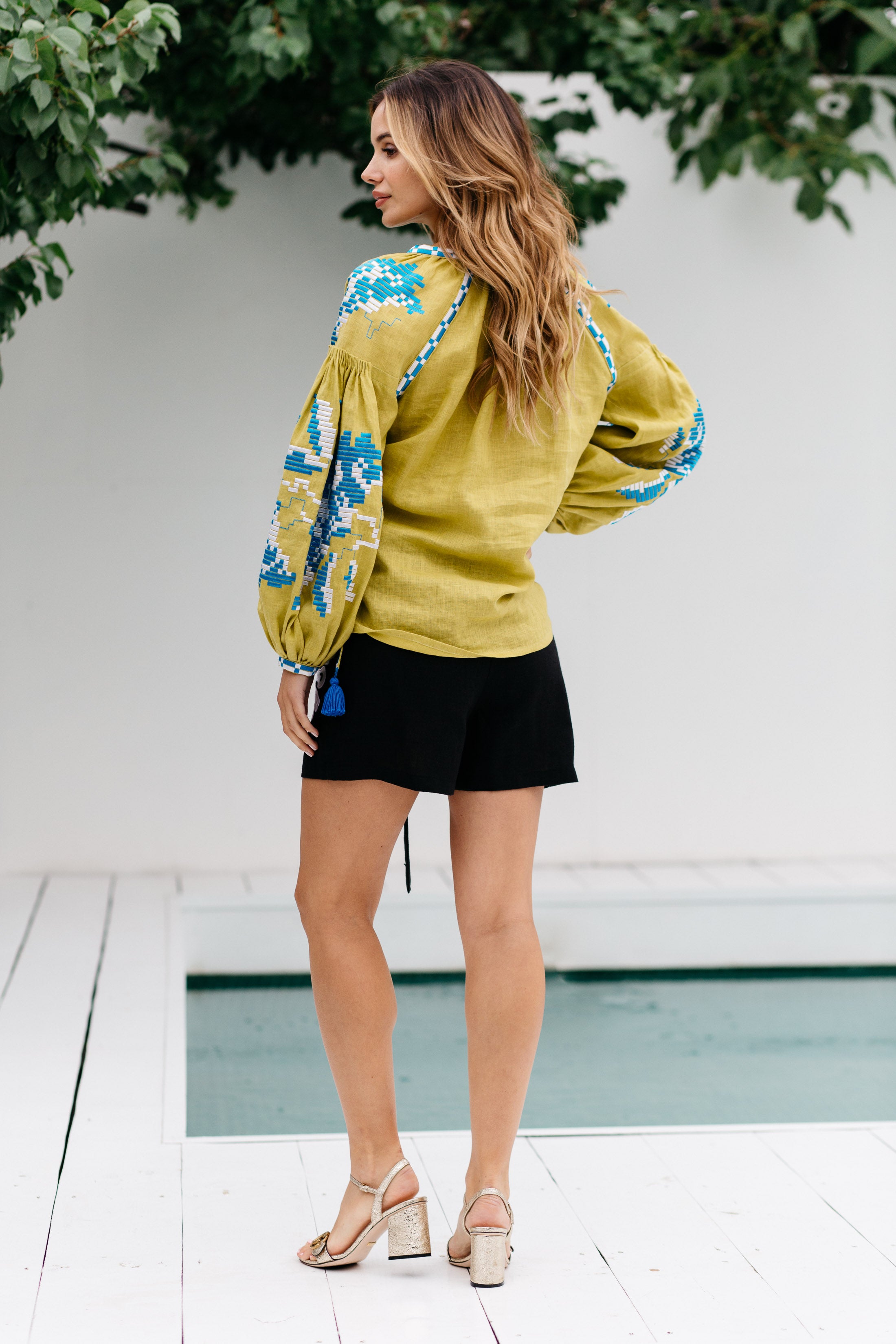 Embroidered outfit set: Blouse & Shorts