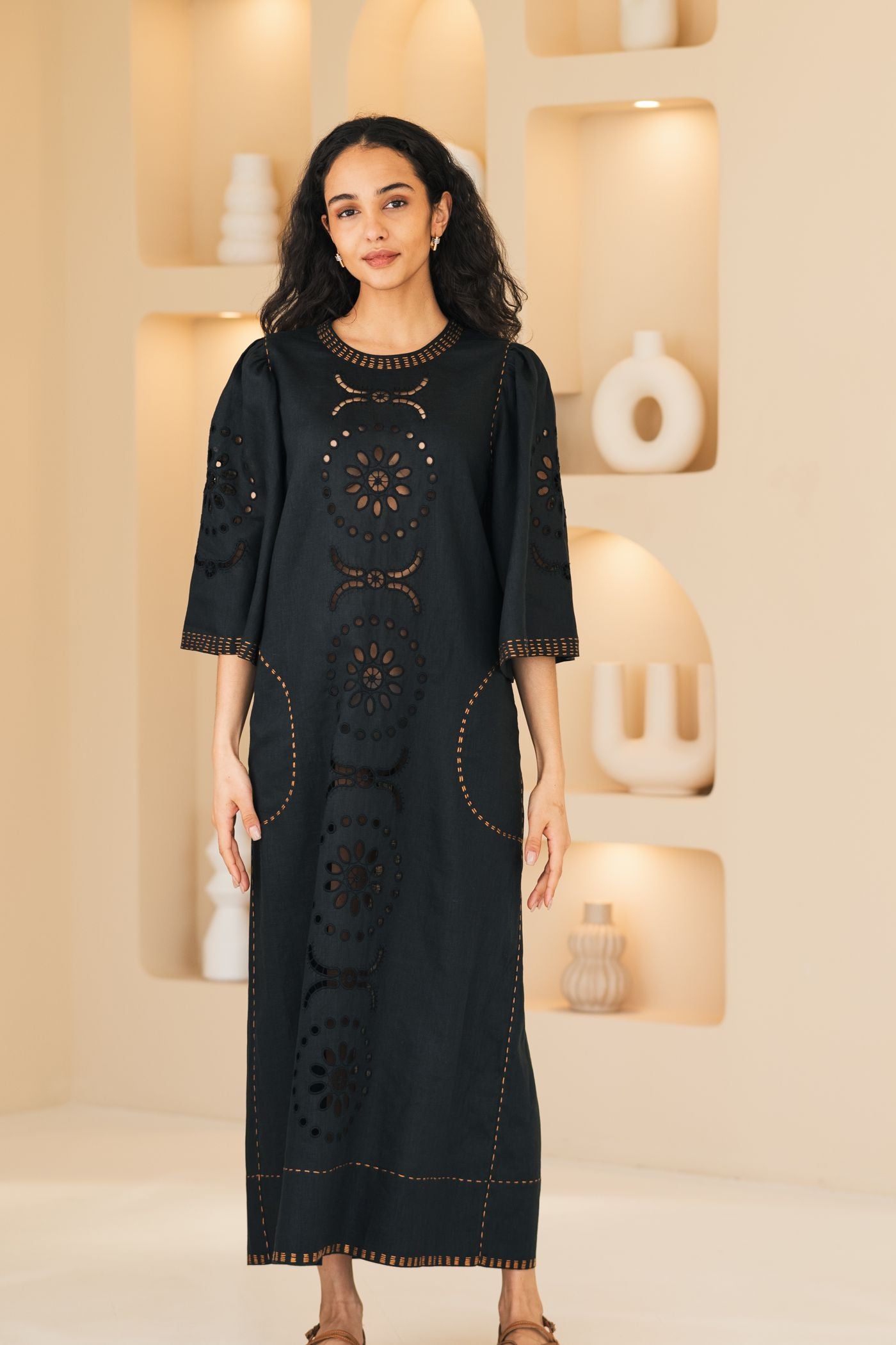 Eyelet embroidered linen dress * Handcut richelieu embroidery L Eyelet embroidered linen dress * Handcut richelieu embroidery L
