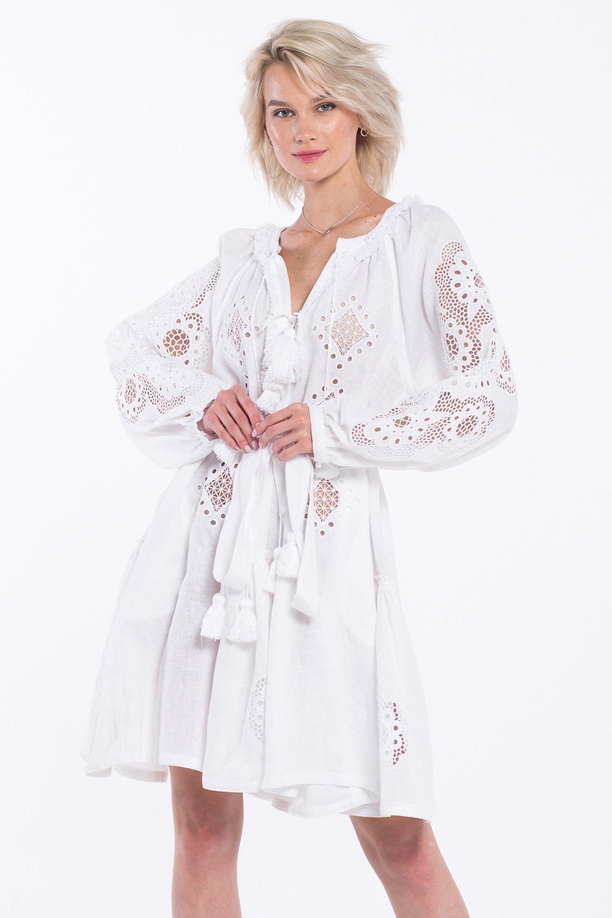 Richelieu embroidered wedding dress White linen summer outfit