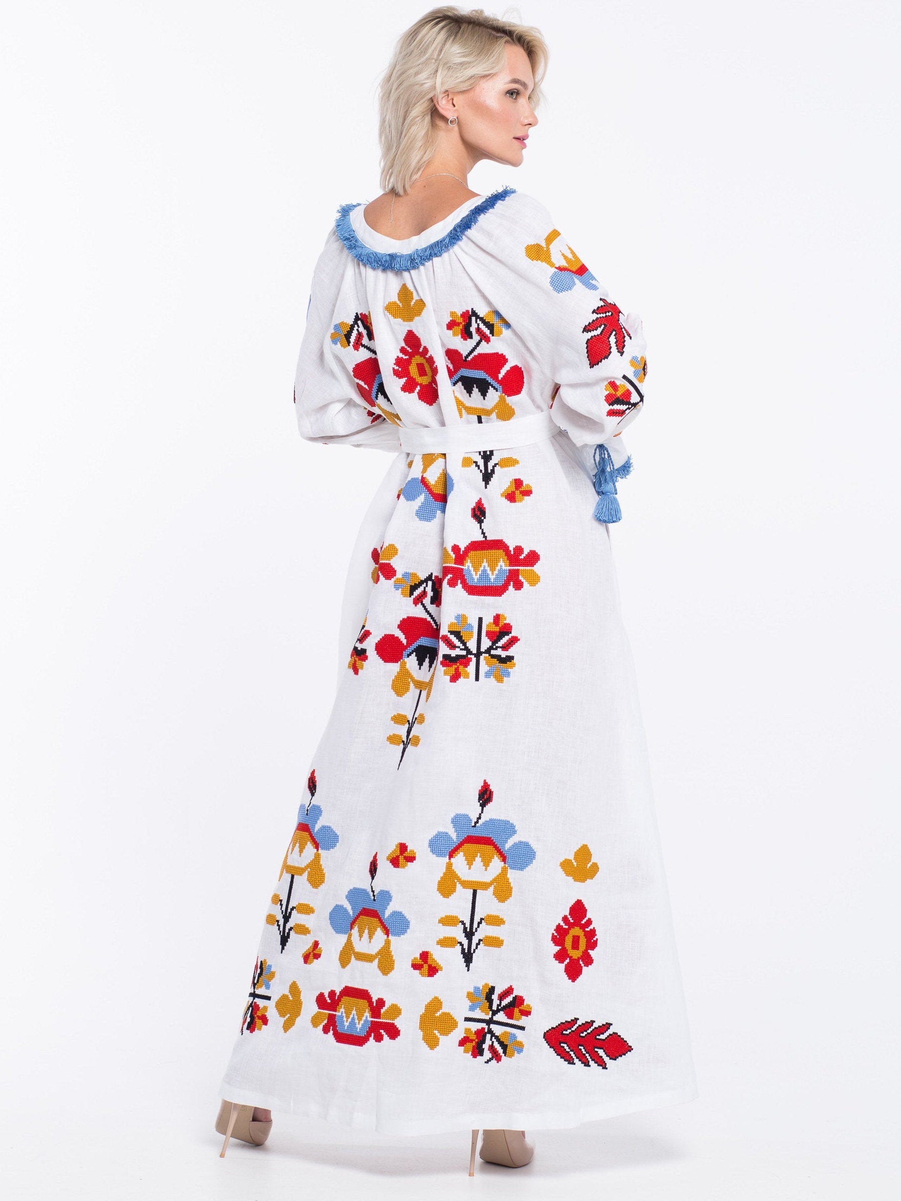 Embroidered linen dress with floral embroidery Astrid