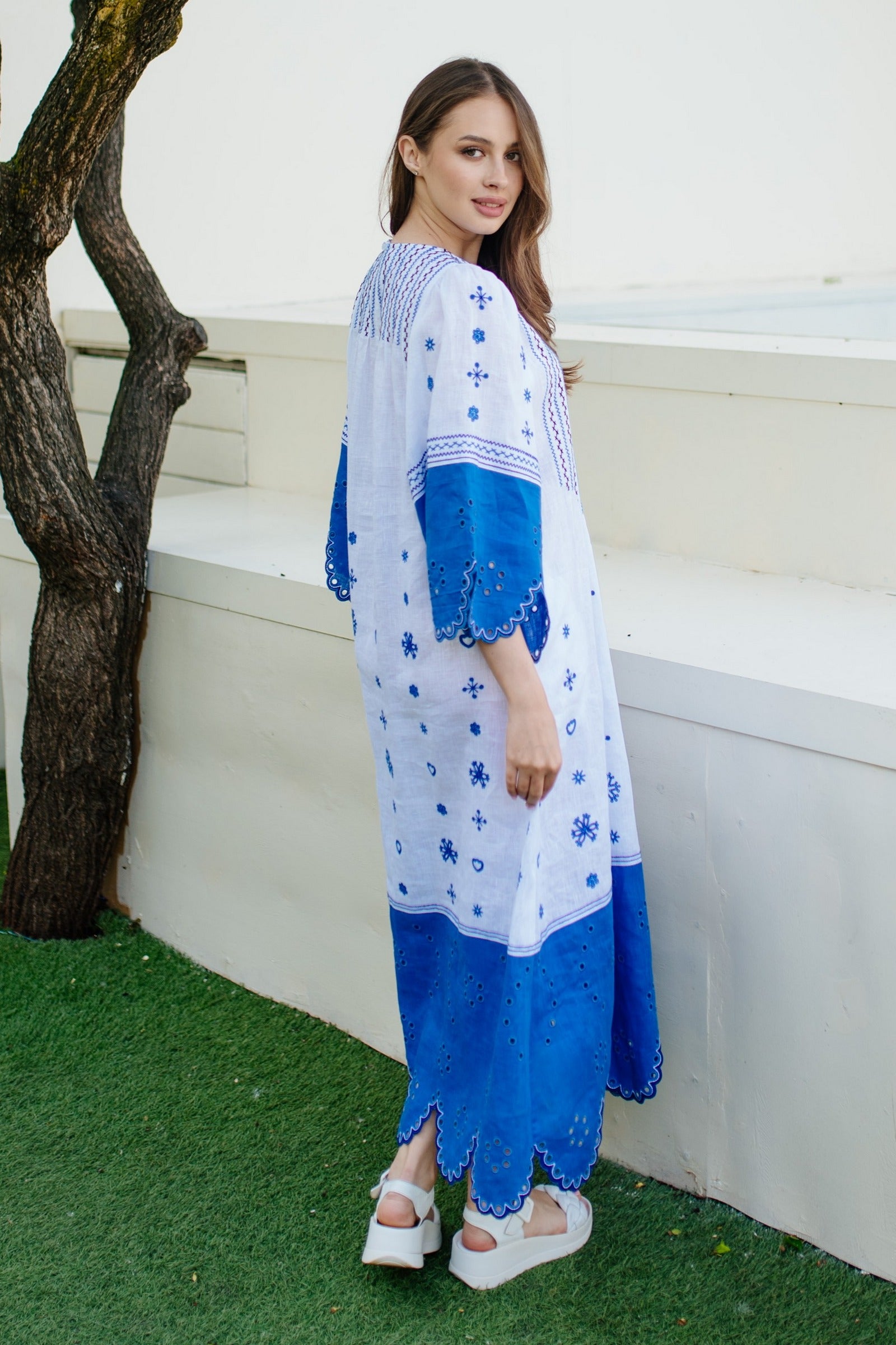 Chamomile embroidered linen dress Richelieu cutout kaftan