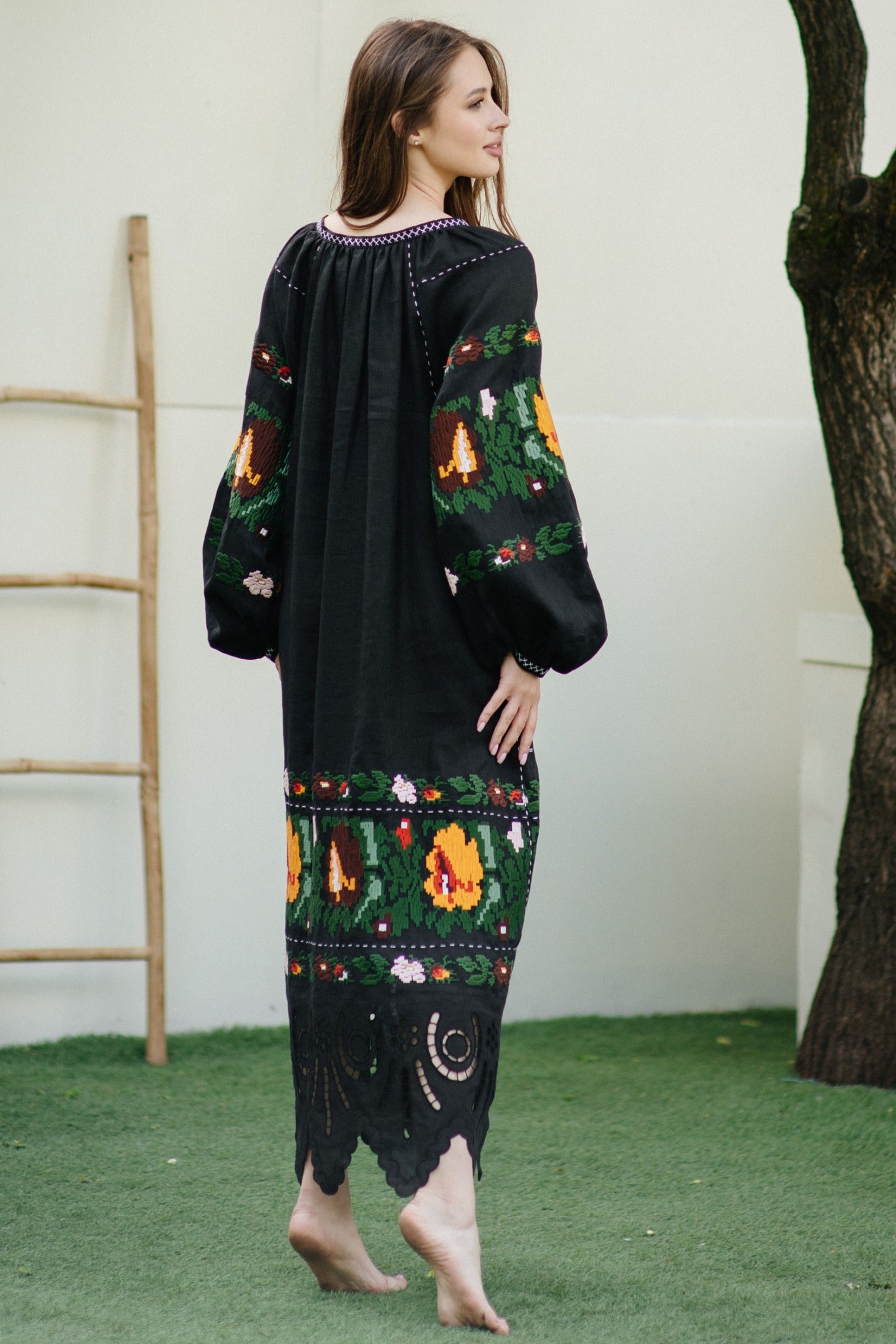 Mariana embroidered linen dress Richelieu ukrainian fashion gown
