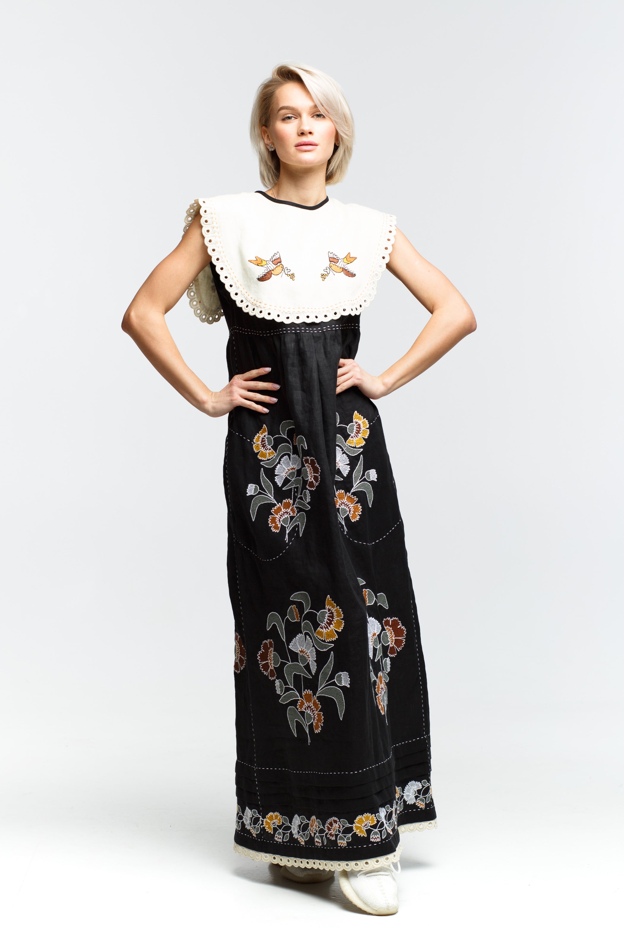 Sleeveless Hand-Stitched Carnations Collar Dress