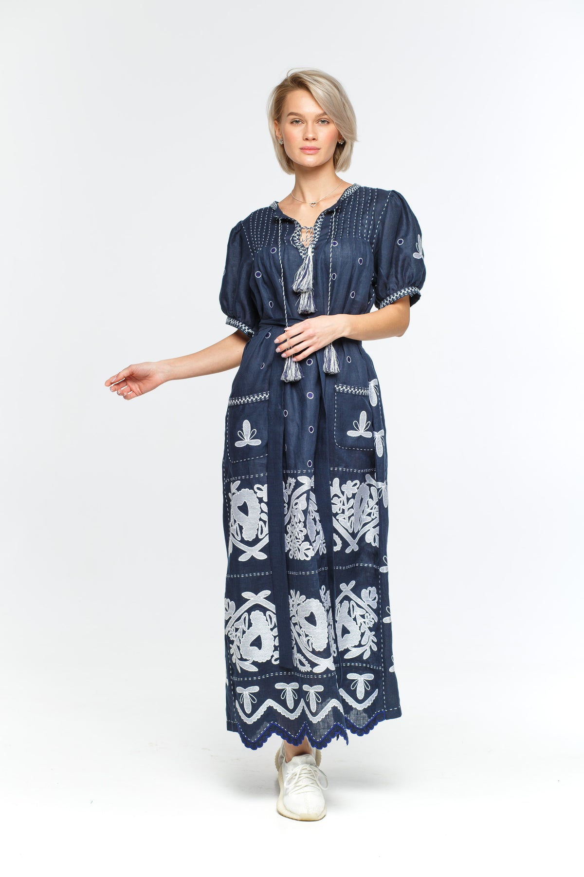 Summer short sleeve embroidered linen dress