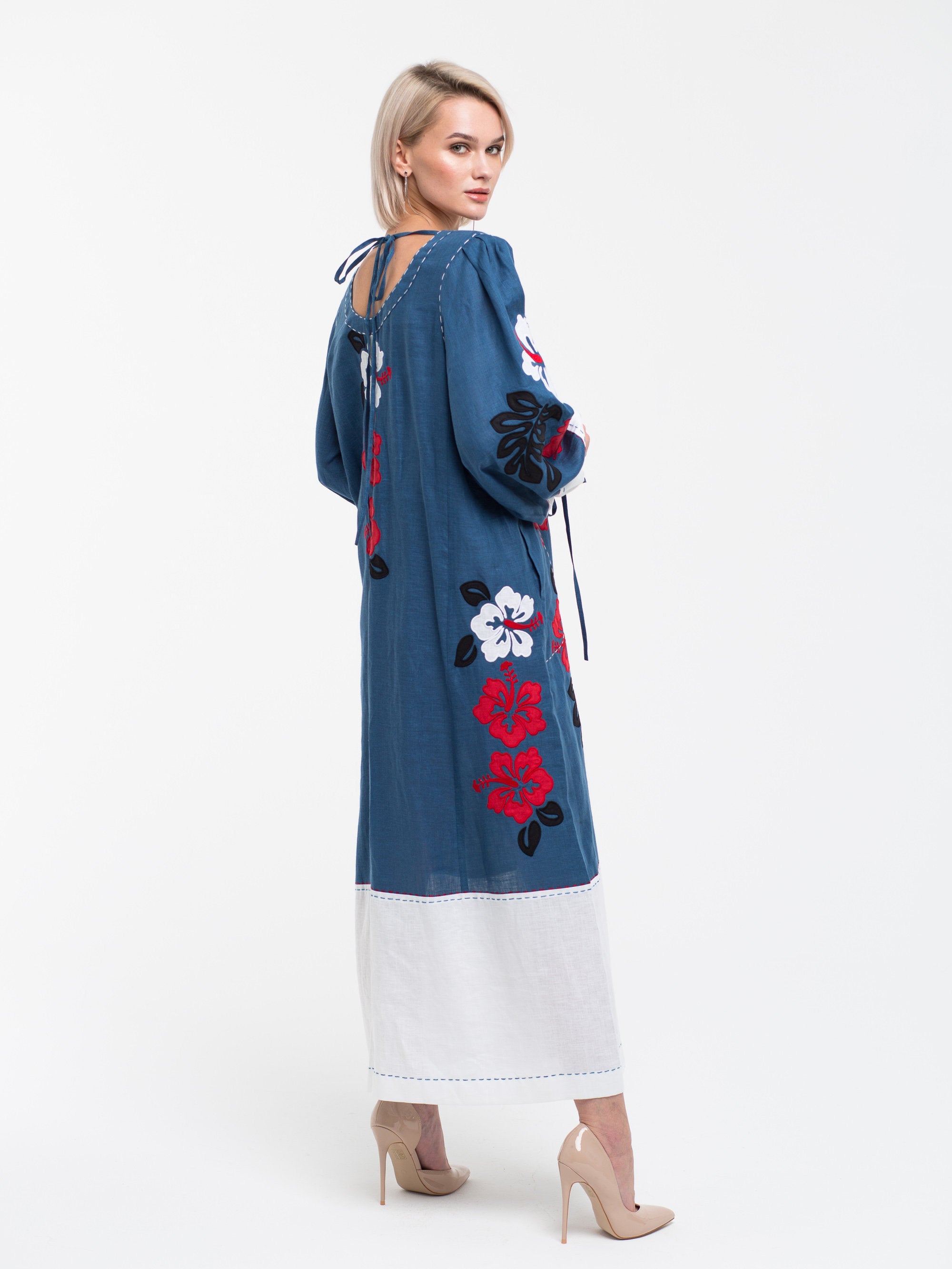 Hawaii embroidered dress Applique linen kaftan with tie cuffs and V-back