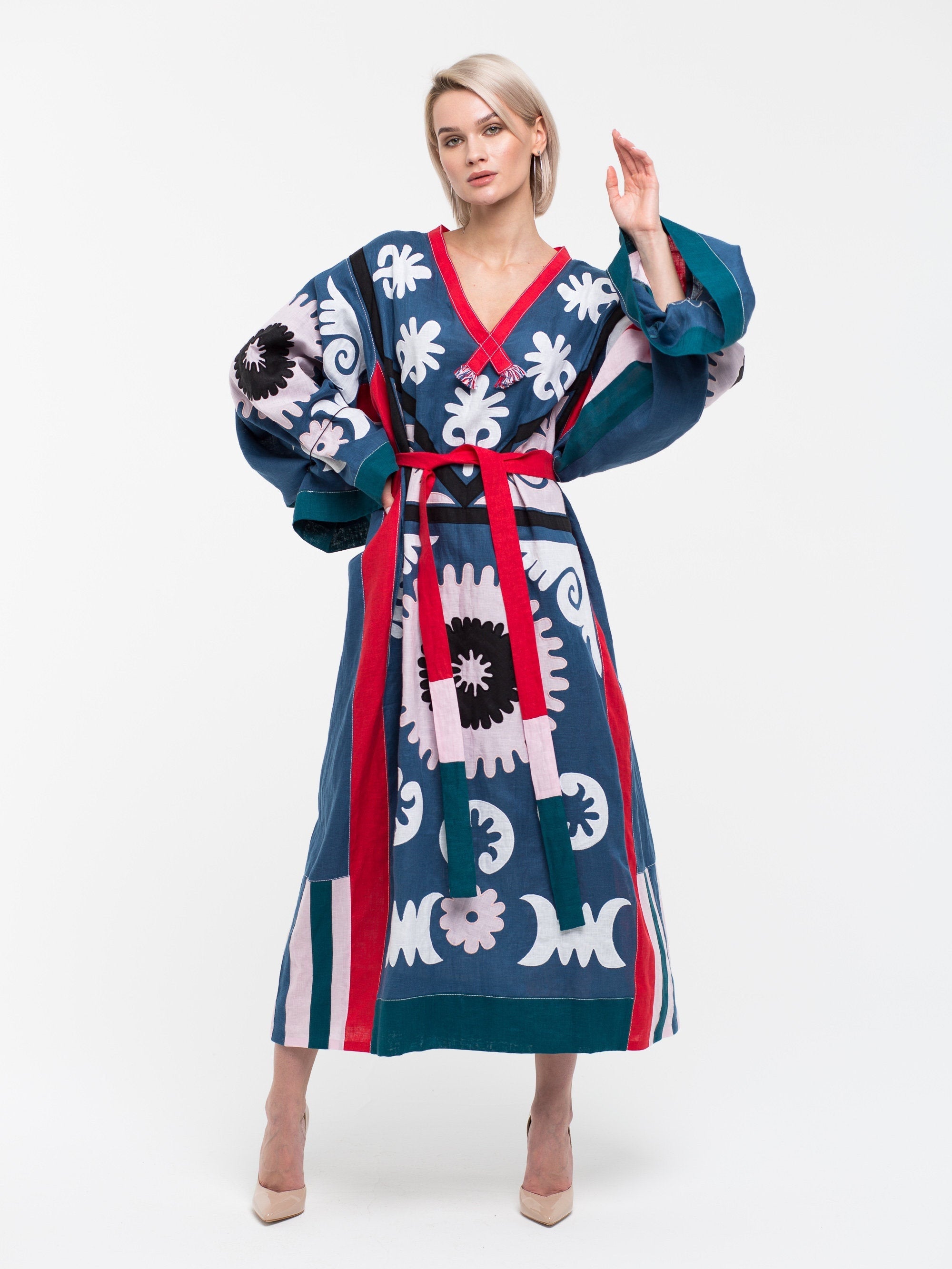 Oversize embroidered linen robe Fashion ethnic applique kaftan