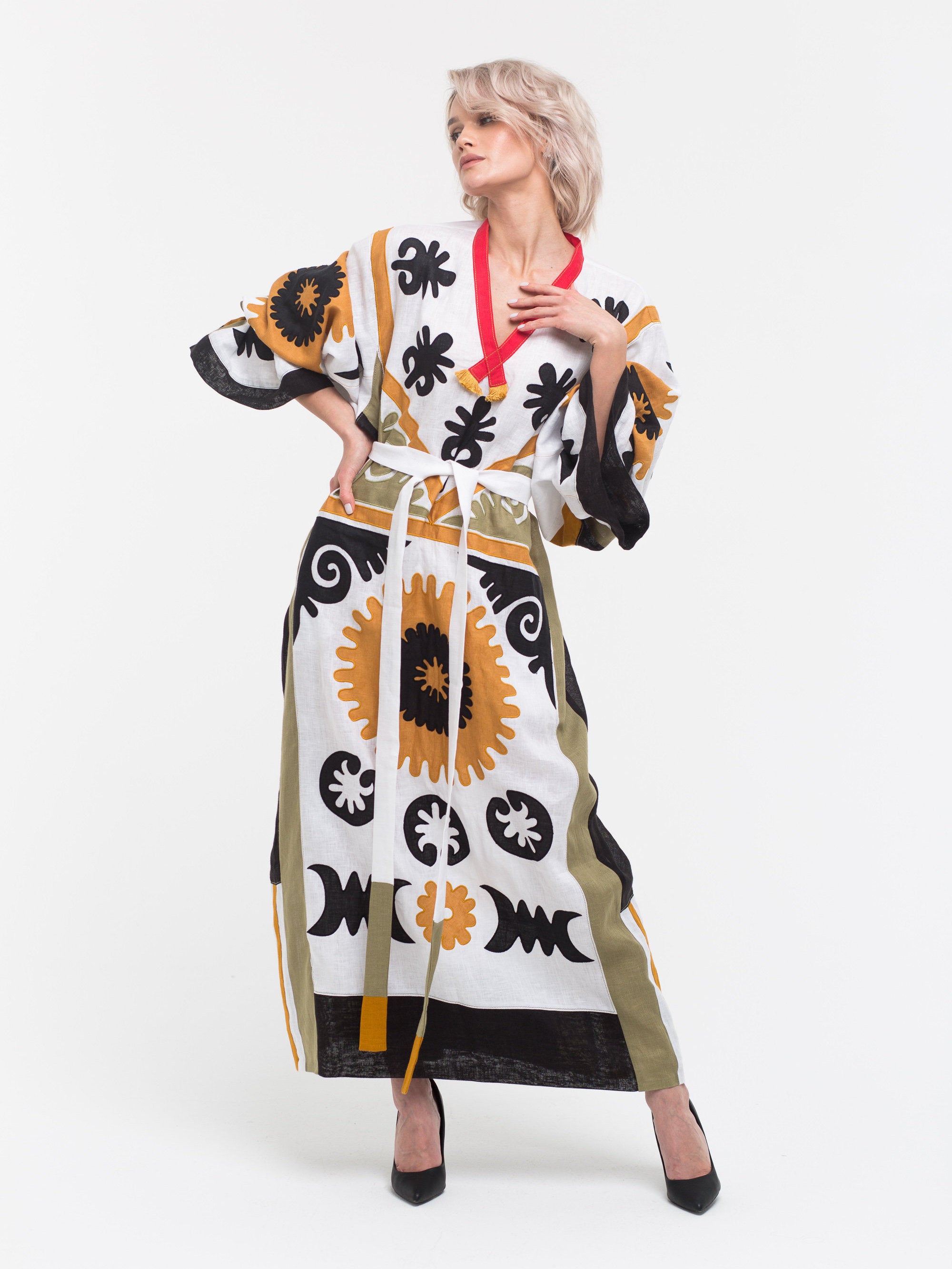 Oversize embroidered linen robe Fashion ethnic applique kaftan