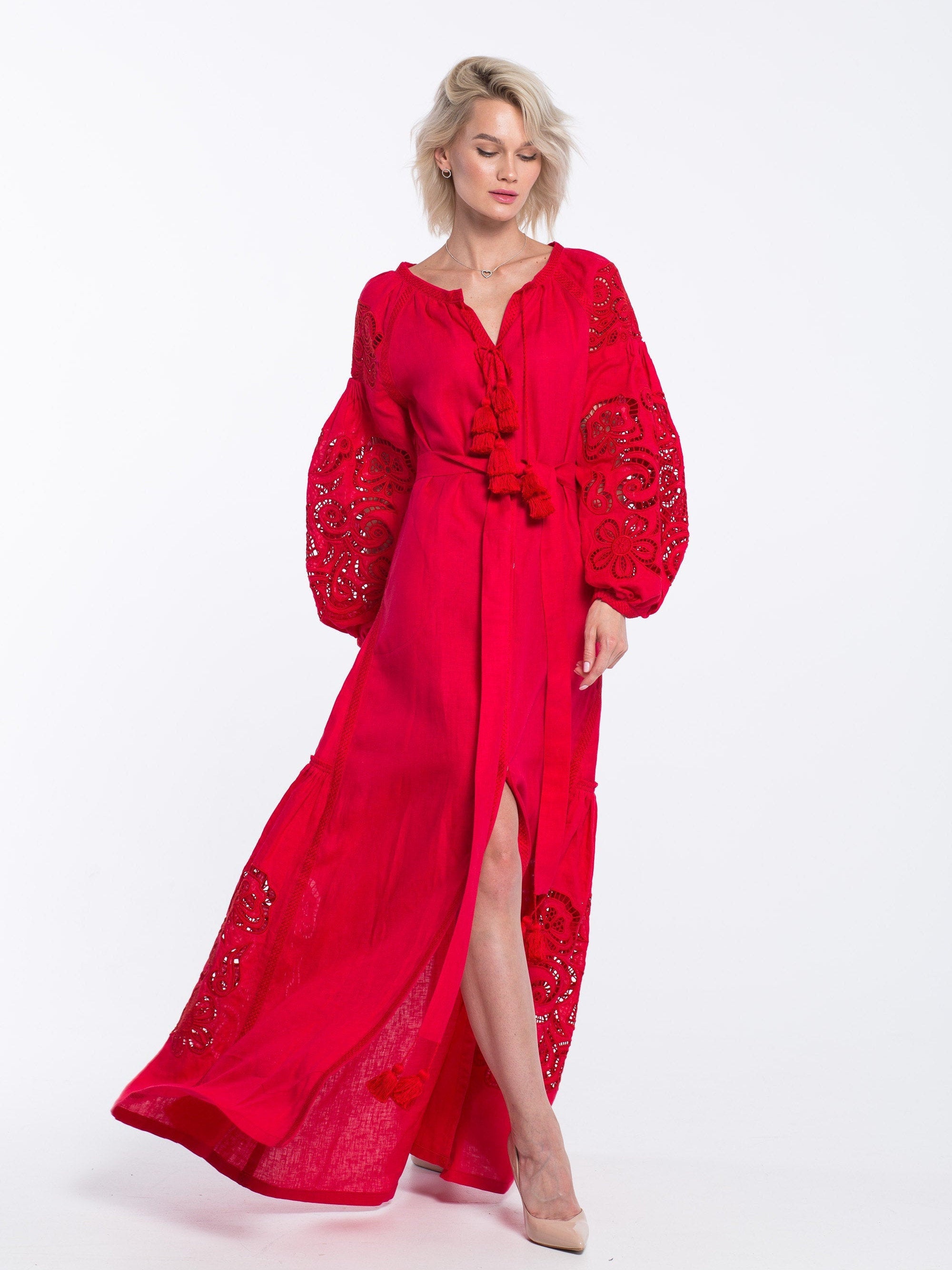 Iconic richelieu embroidered linen dress