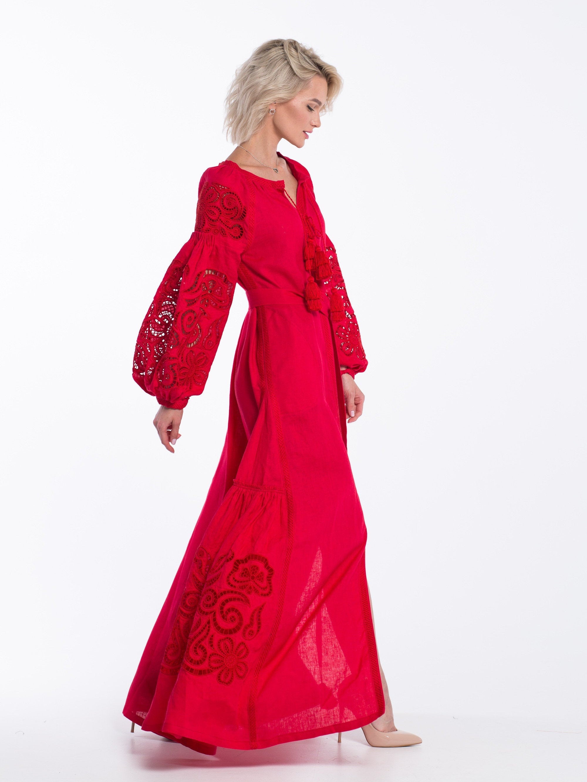 Iconic richelieu embroidered linen dress