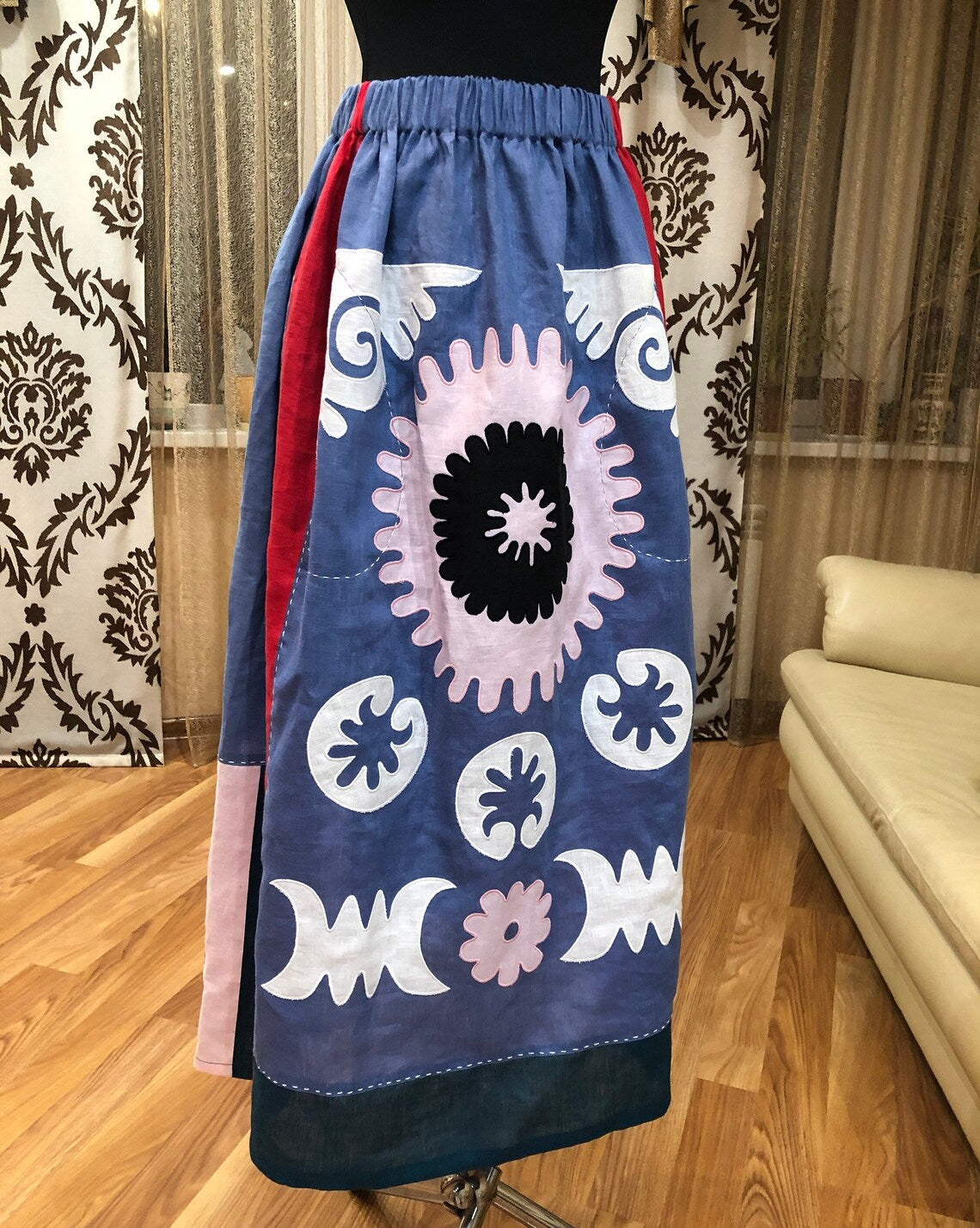 Embroidered skirt with applique marlborough embroidery Color block fashion skirt