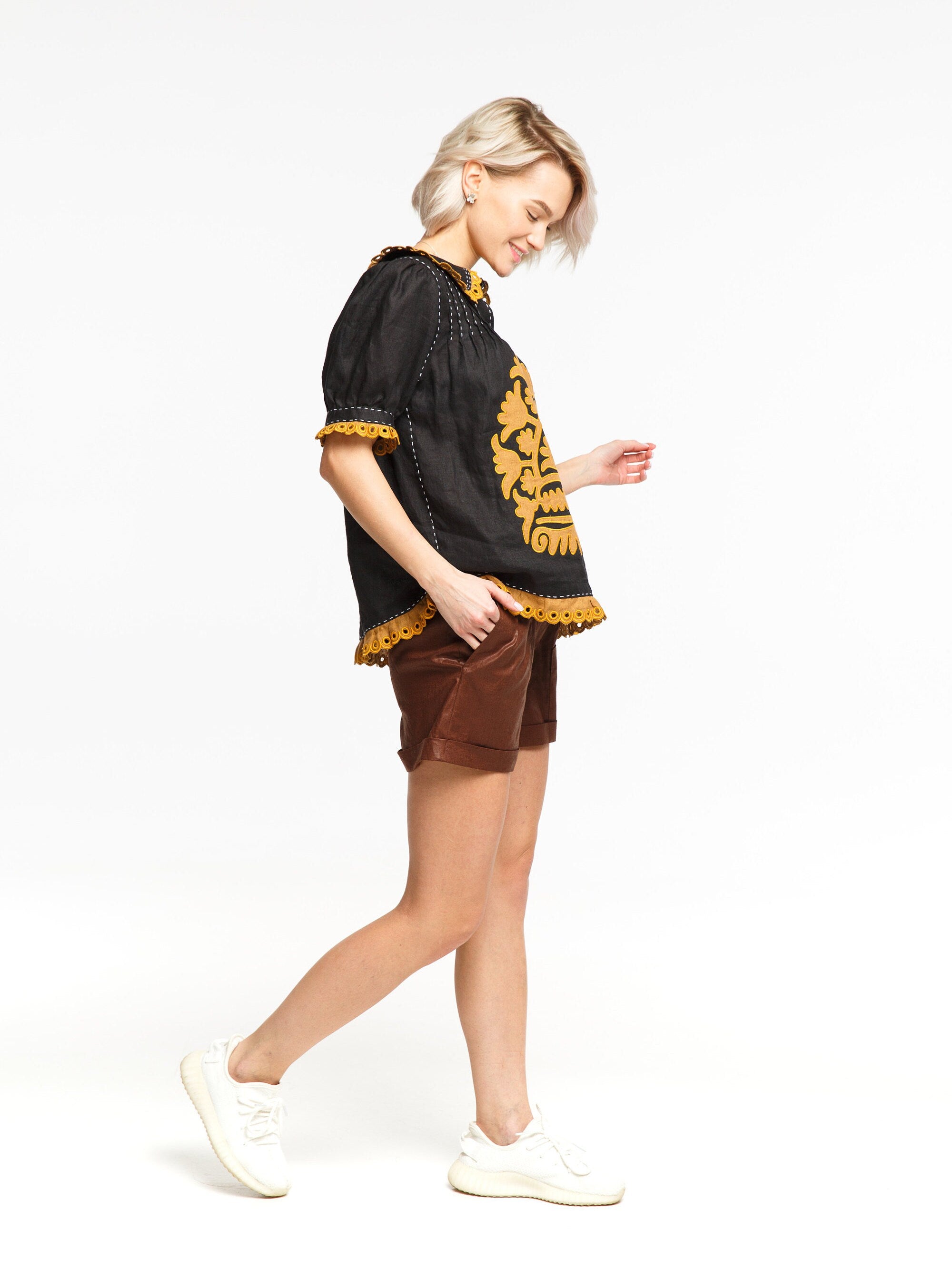 Collar embroidered blouse with ethnic applique High waist linen shorts