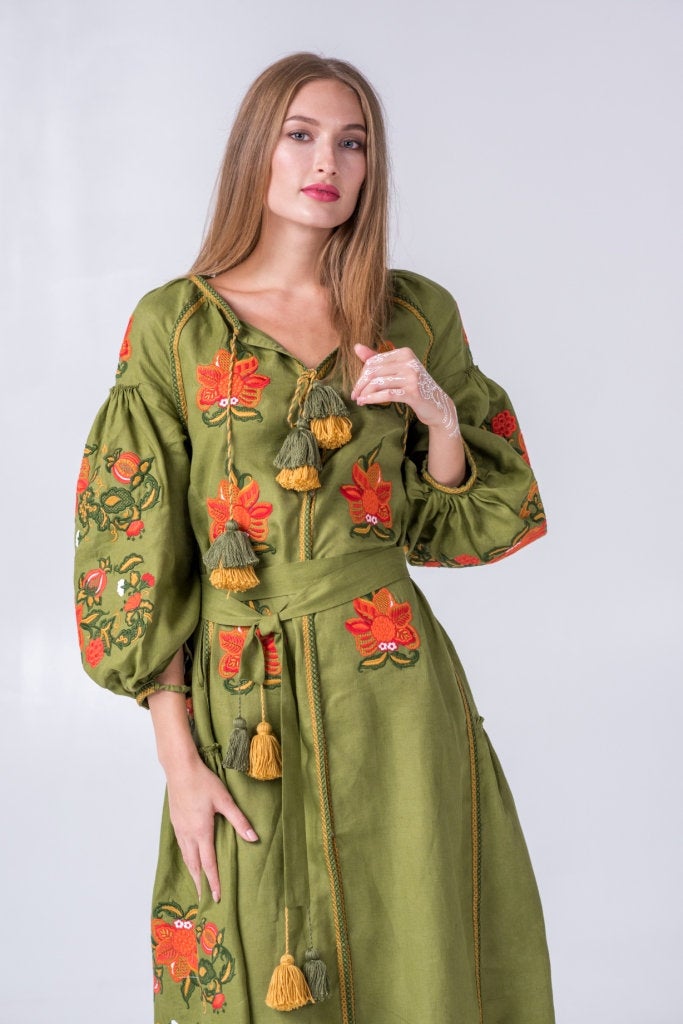 S size embroidered boho dress green Vyshyvanka with Ukrainian embroidery Fashion bohemian dresses Floral wedding guest dress Kaftan abaya